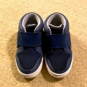 Boys sneakers
